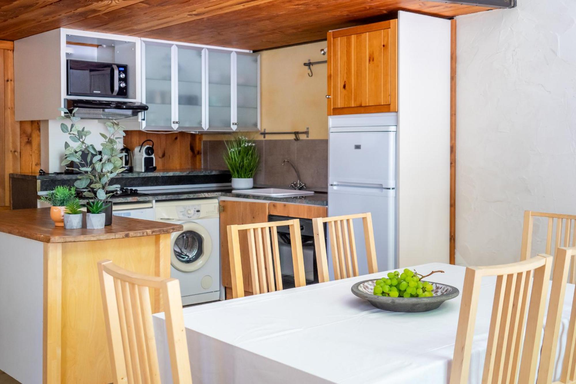 Couvent Des Ursulines: Historic Retreat For Families And Groups Holiday home Pezenas