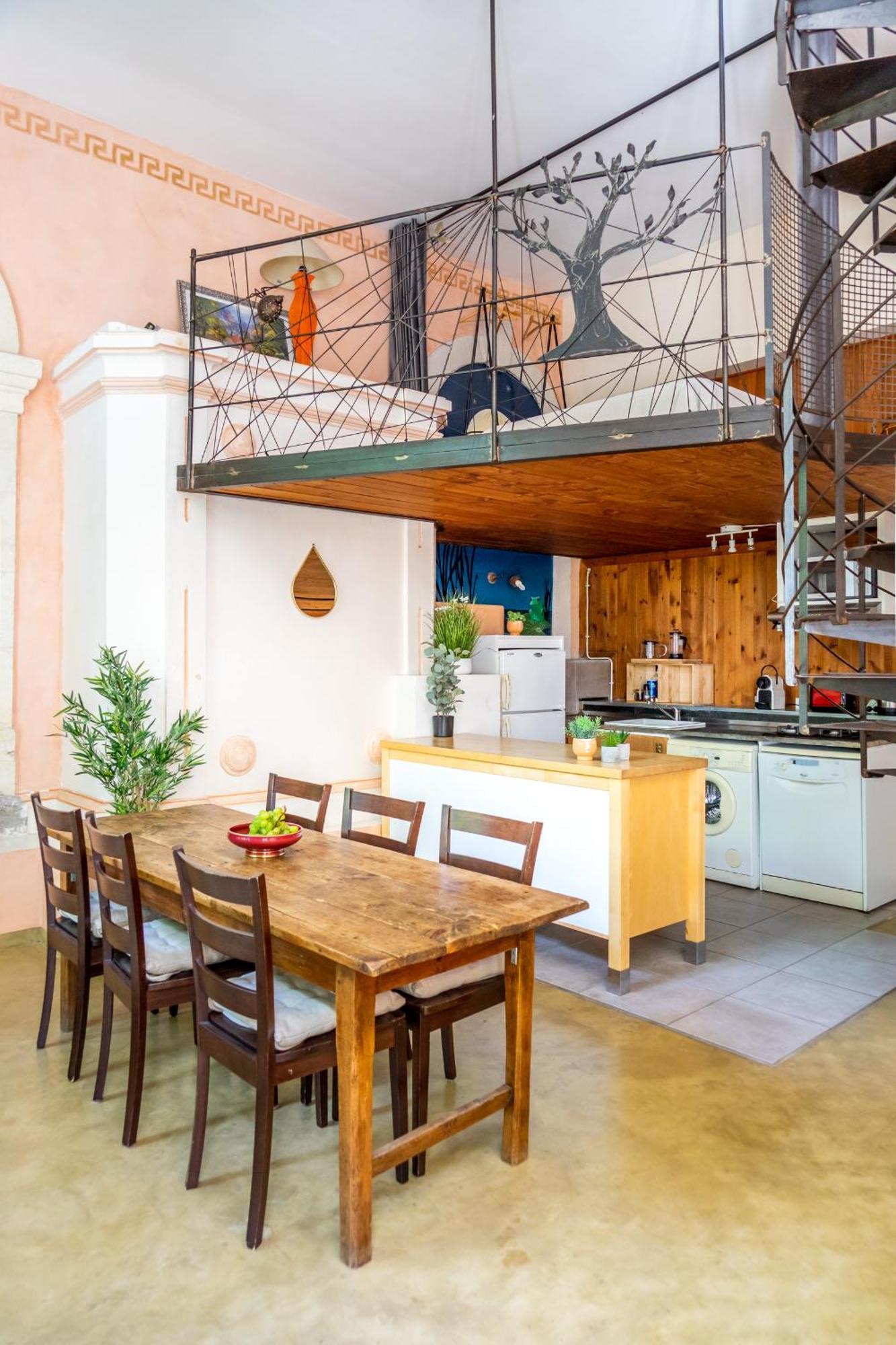 Couvent Des Ursulines: Historic Retreat For Families And Groups Holiday home *
