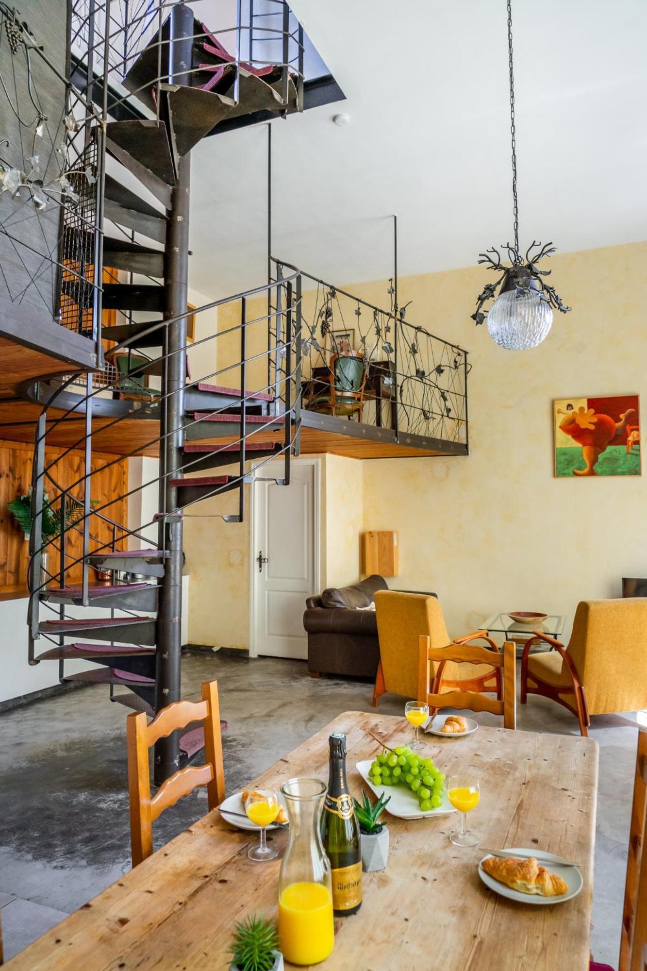 Couvent Des Ursulines: Historic Retreat For Families And Groups Holiday home Pezenas